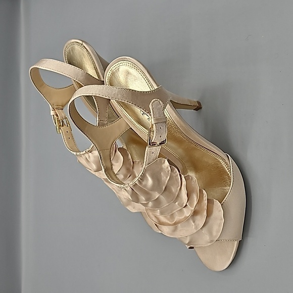 Kelly & Katie Champagne Heeled Dress Sandals Size: 9 - Picture 4 of 8